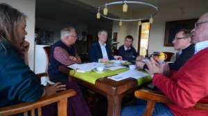 (v.l.): Pastorin Ariane Baier, Gerhard Schotte, Dr. Michael Grell, Ulrich Howest, Karl-Heinz Hubert und Reiner Sterzik